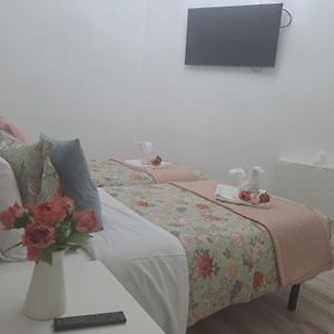 Habitación con 2 Camas Individuales